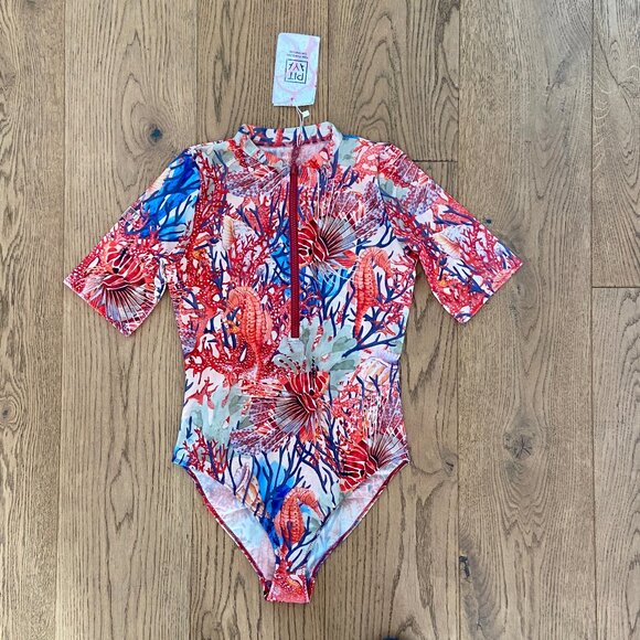 Pitaya Philadelphia Short Sleeve Swimsuit - Picture 8 of 13